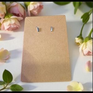 🔴5/$25 🔴Elegant Silver Stud Earrings